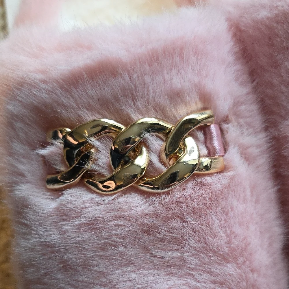 Pink Plush Slippers with Gold Chain Accent NWT Girls Size 3/4